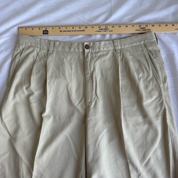 TOMMY BAHAMA Men’s Shorts Size 40 Silk Cotton Tan Pleat Summer Lightweight Dress - Picture 9 of 13